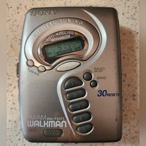 Sony Walkman WM-FX271‎ FM/AM Cassette Player Tested and Working.